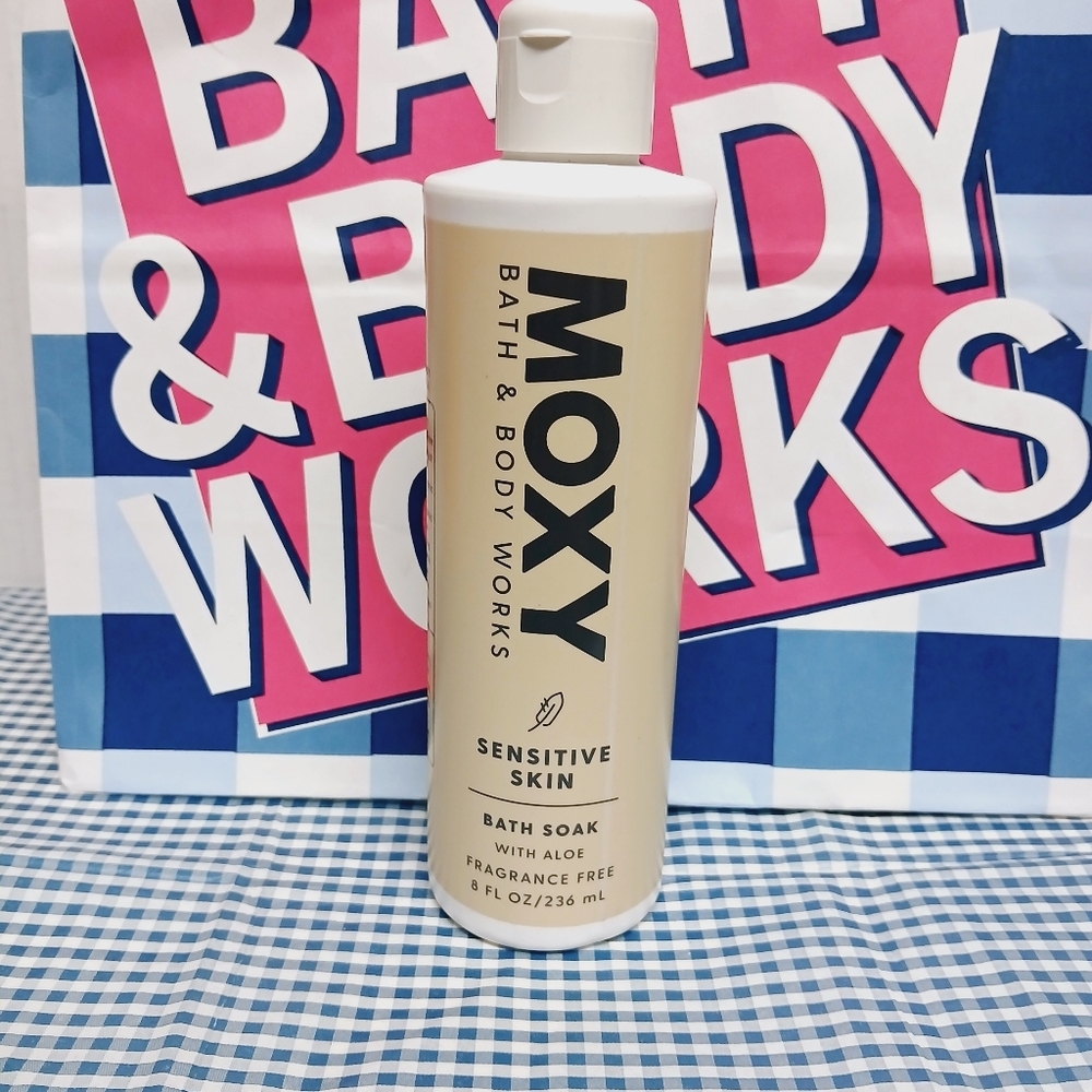Bath and Body Works MOXY Sensitive Skin Bath Soak